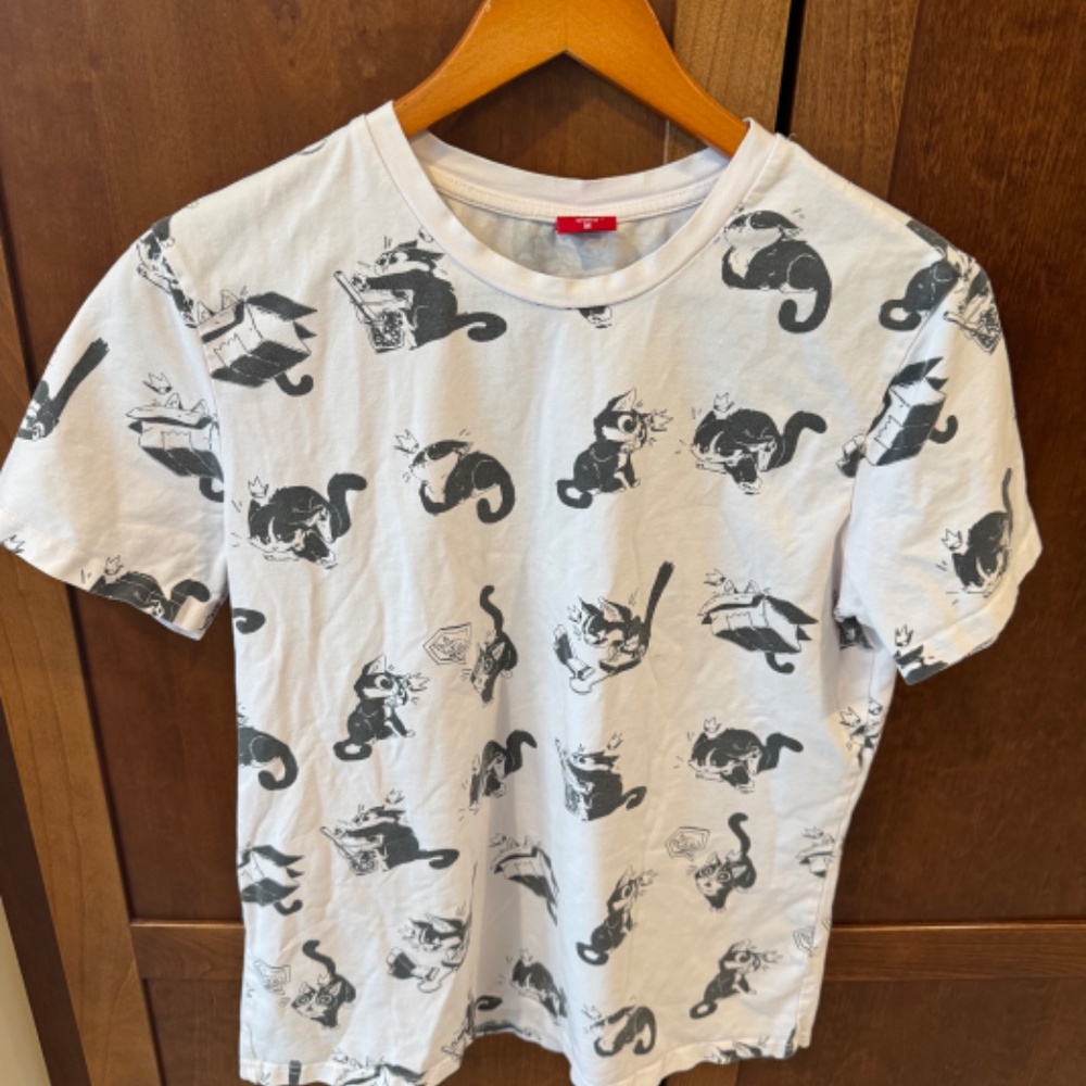 BiBi Sama Black & Off White Kitty Cat Anime T Shirt Size Medium